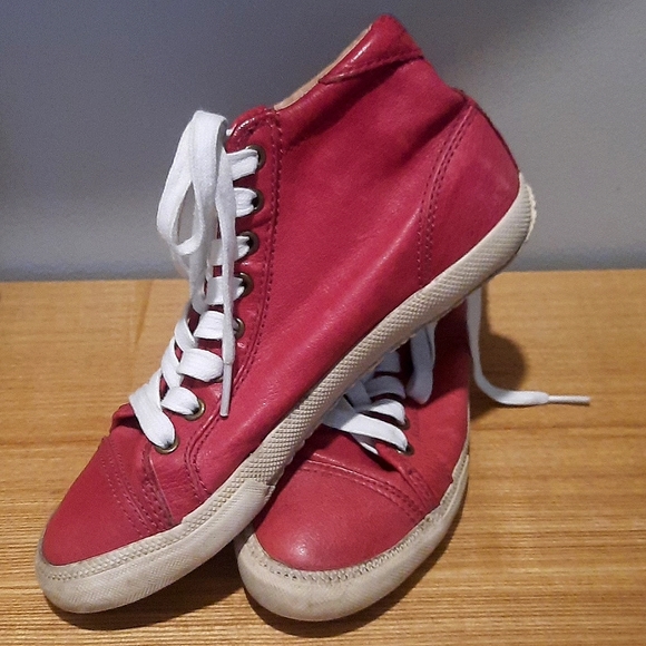 Frye Fuscia Sneakers Size 7 - Picture 2 of 4